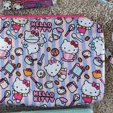 Hello kitty bakery be quick