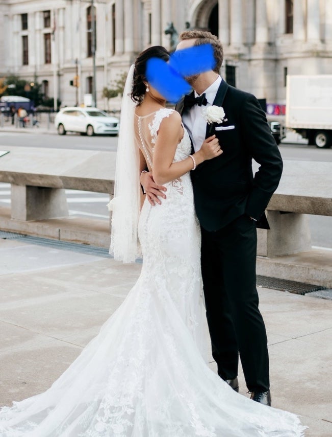 Fingertip length veil