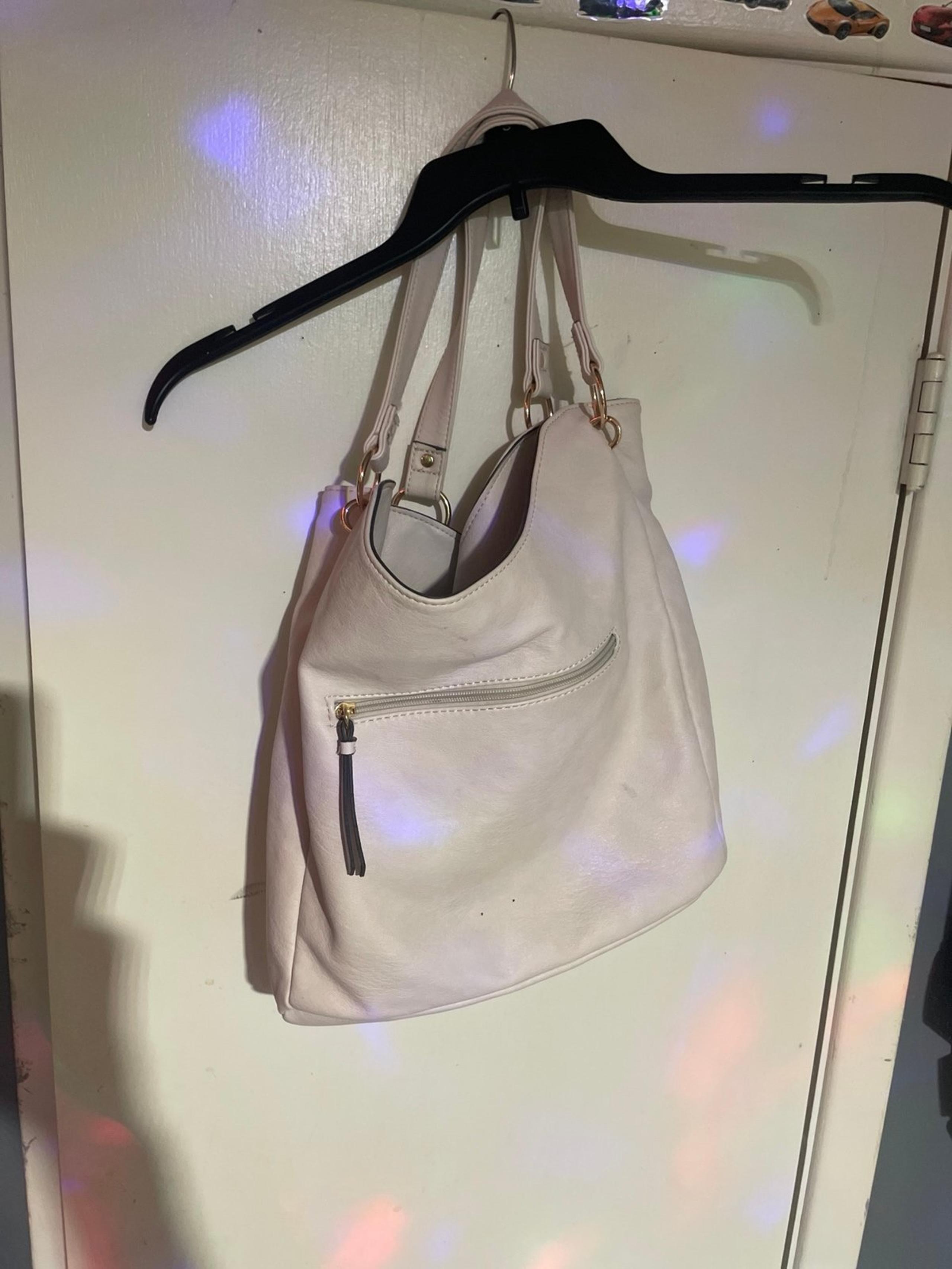 Jessica Simpson White, Shoulder , Arm purse
