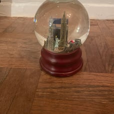 NYC musical snow globe