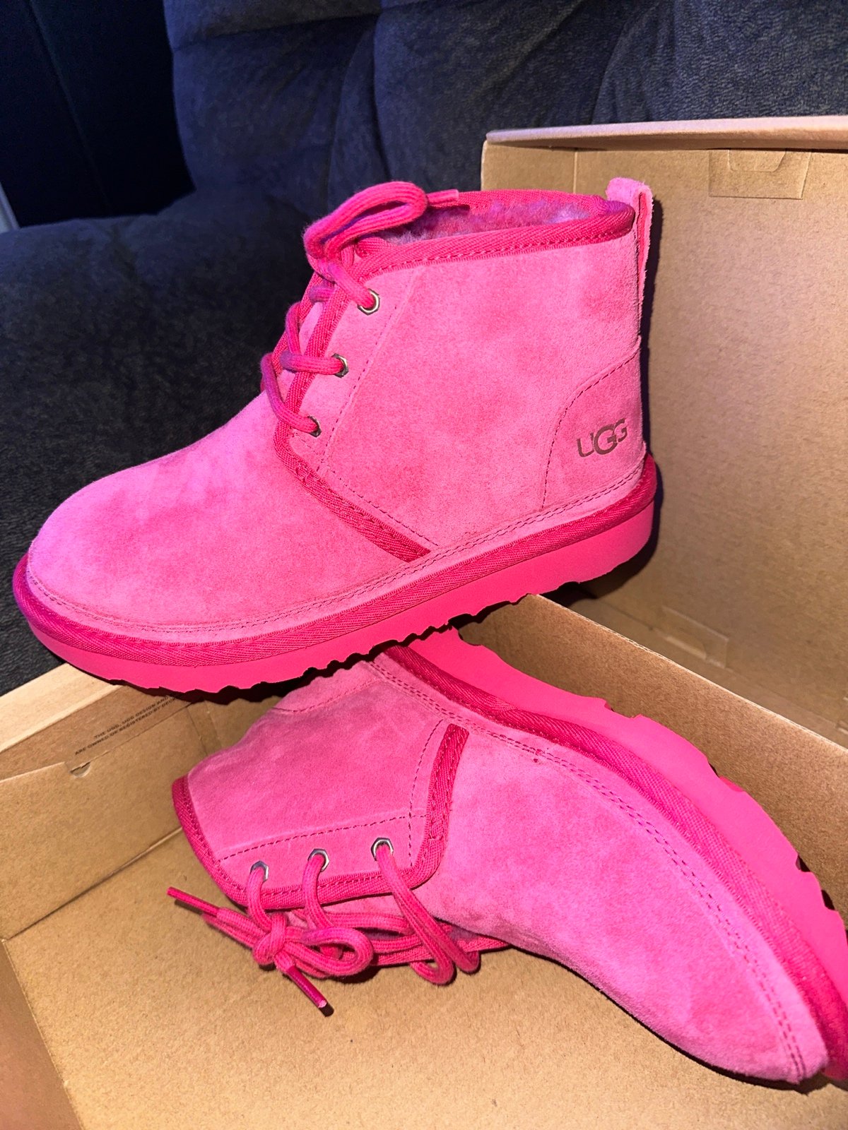 UGG Pink kids neumel sz3 Brand New
