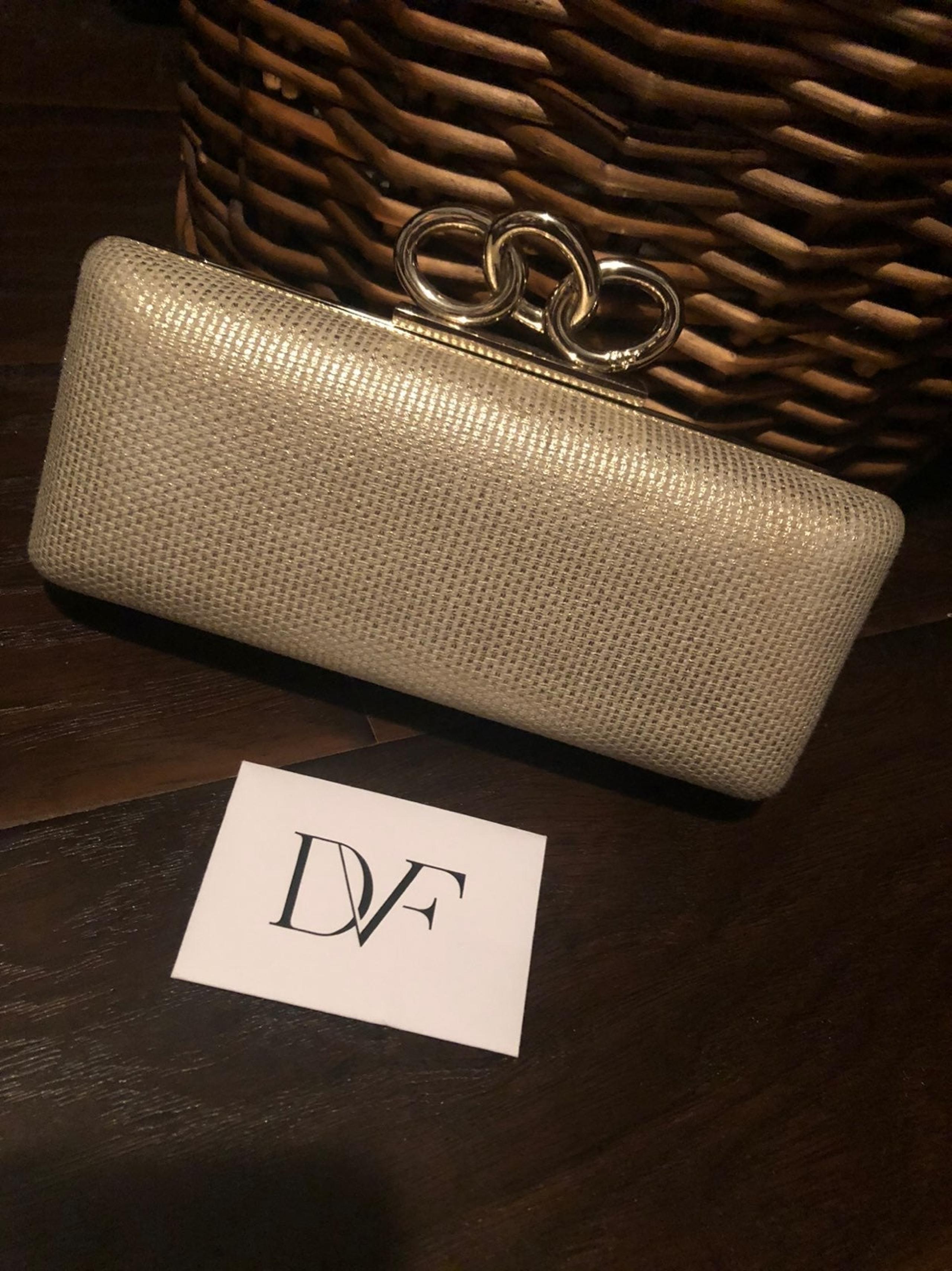 clutch purse