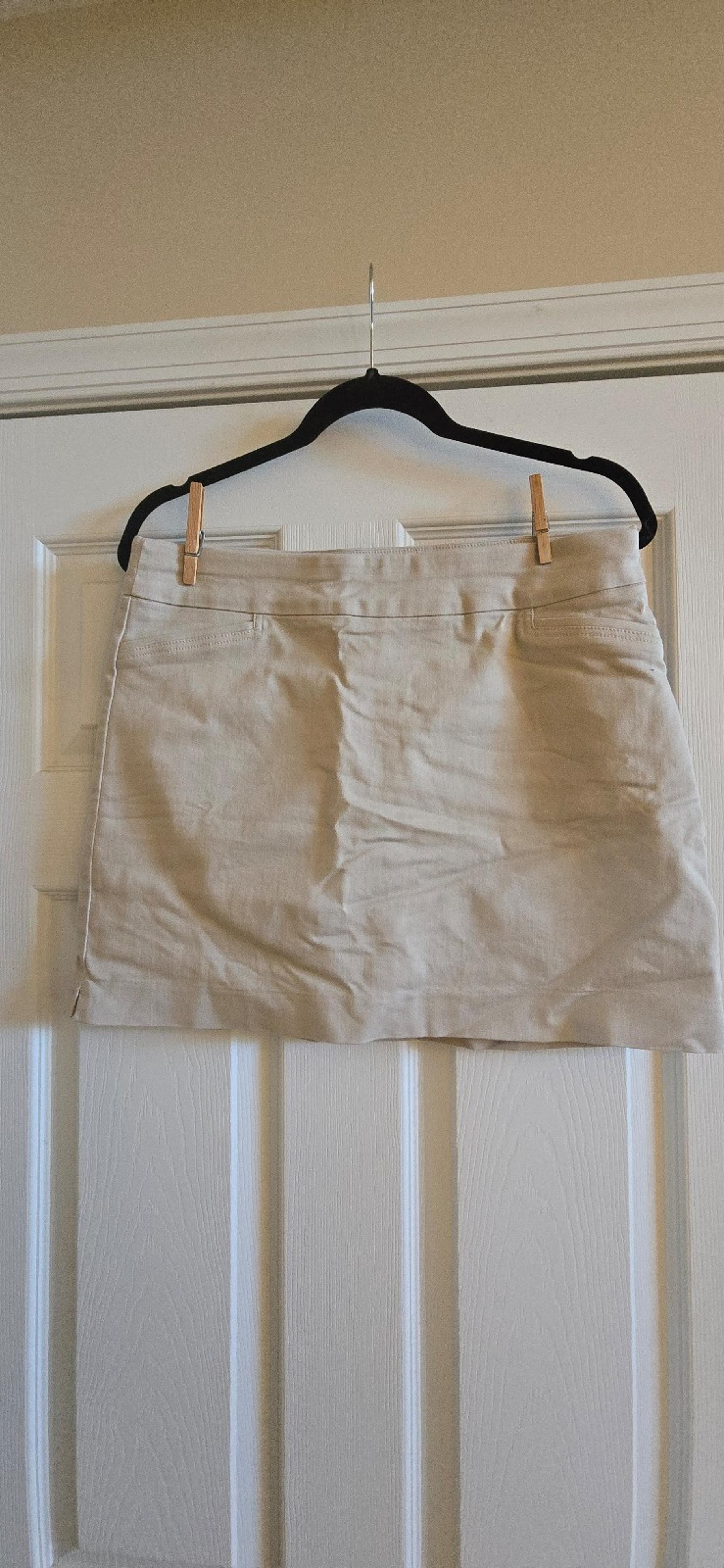 Womens skort croft & barrow brand sizmze medium in khaki. #51