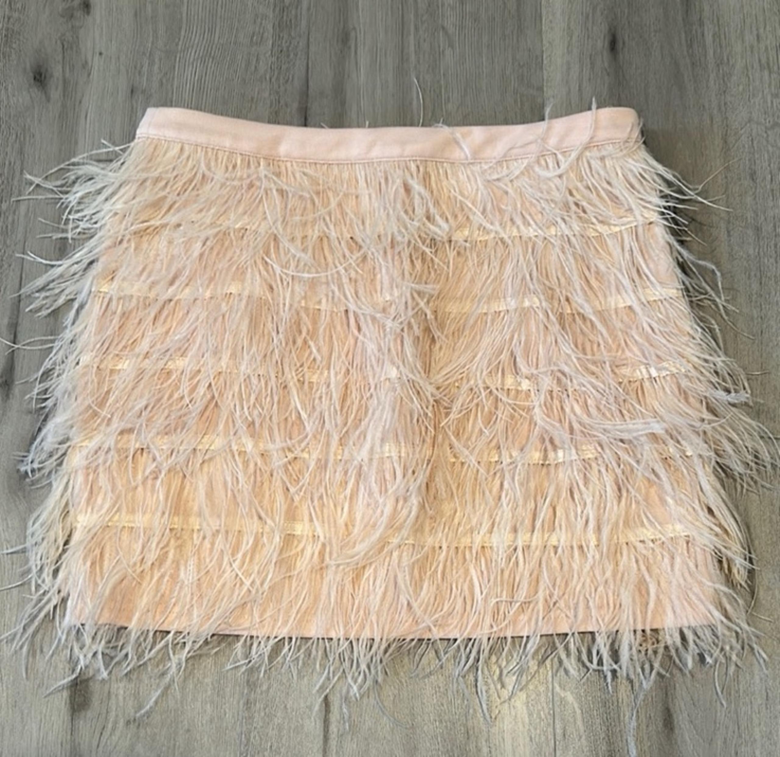 LULU'S women's soft pink feathered fringe skirt M