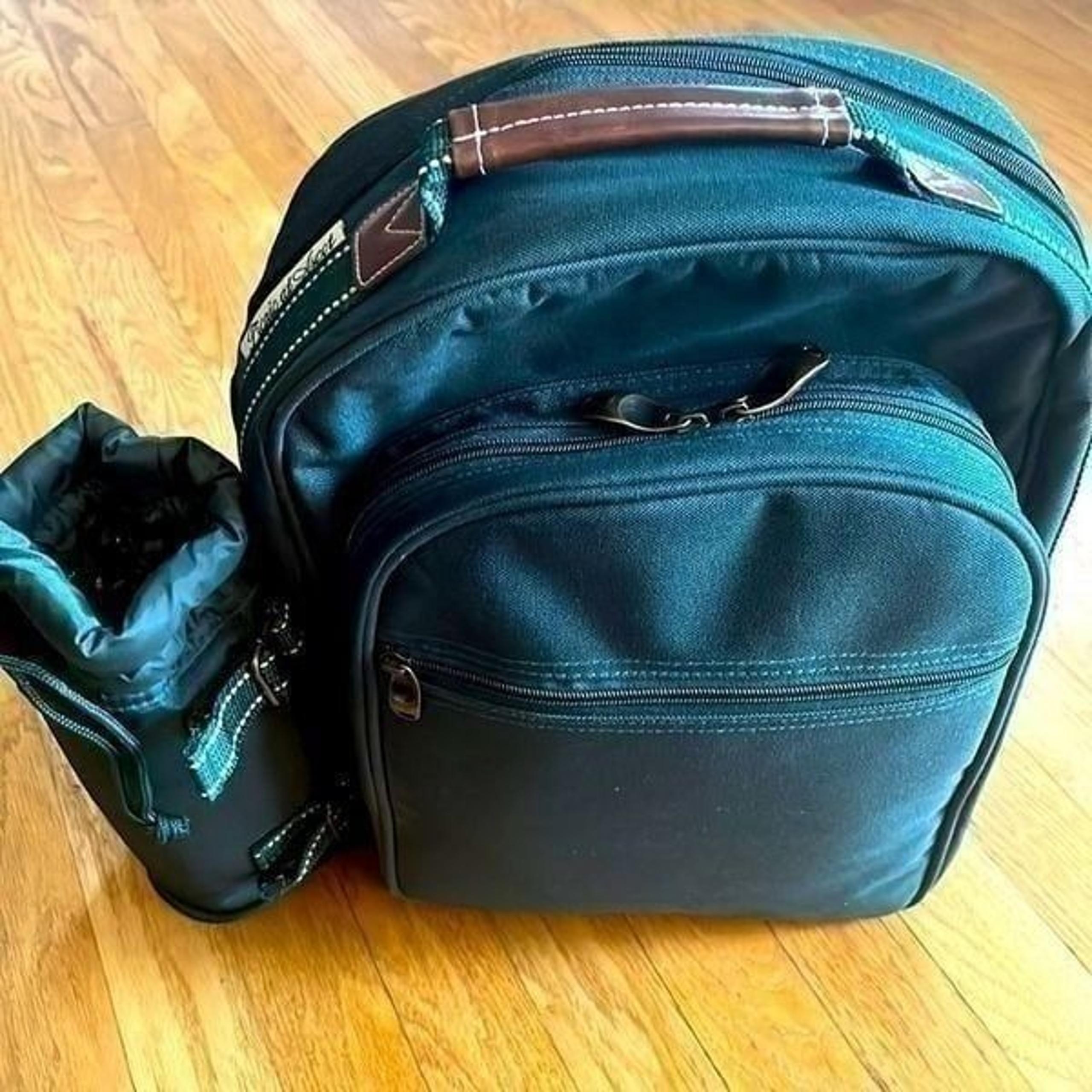 Picnic at Ascot Original Equipped 2 Person Green Picnic Backpack w/ Cooler
