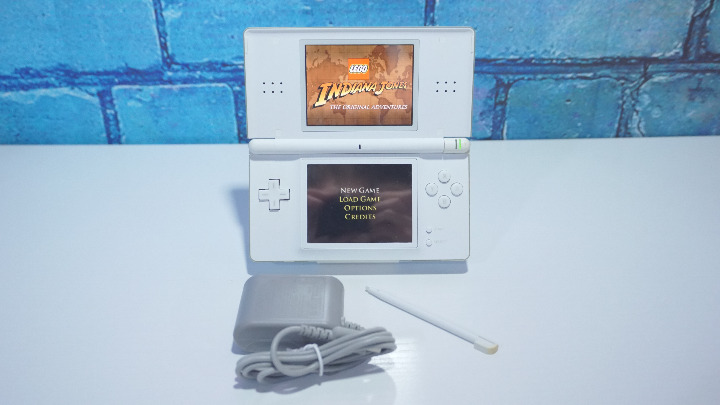 Nintendo DS Lite Polar White Handheld Gaming System w/ Charger, Stylus, & Game