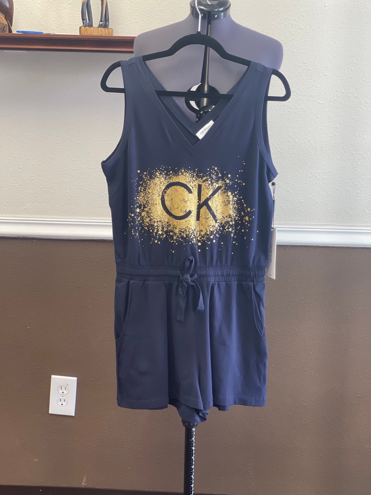 Female regular all season dressShort