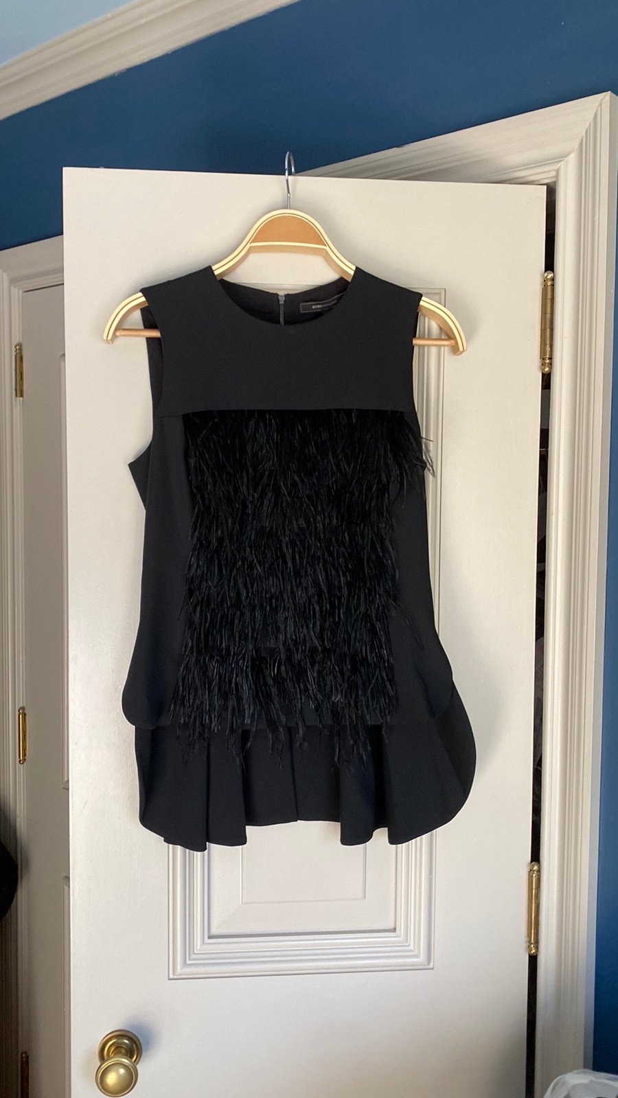 NWT BCBG Max Azaria Feather Sleeveless High Low Black Top, size small
