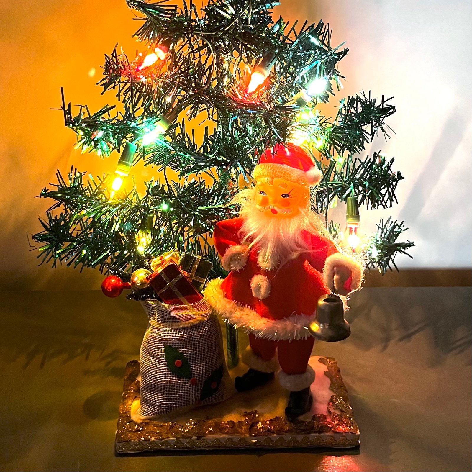 Vintage Santa Diorama