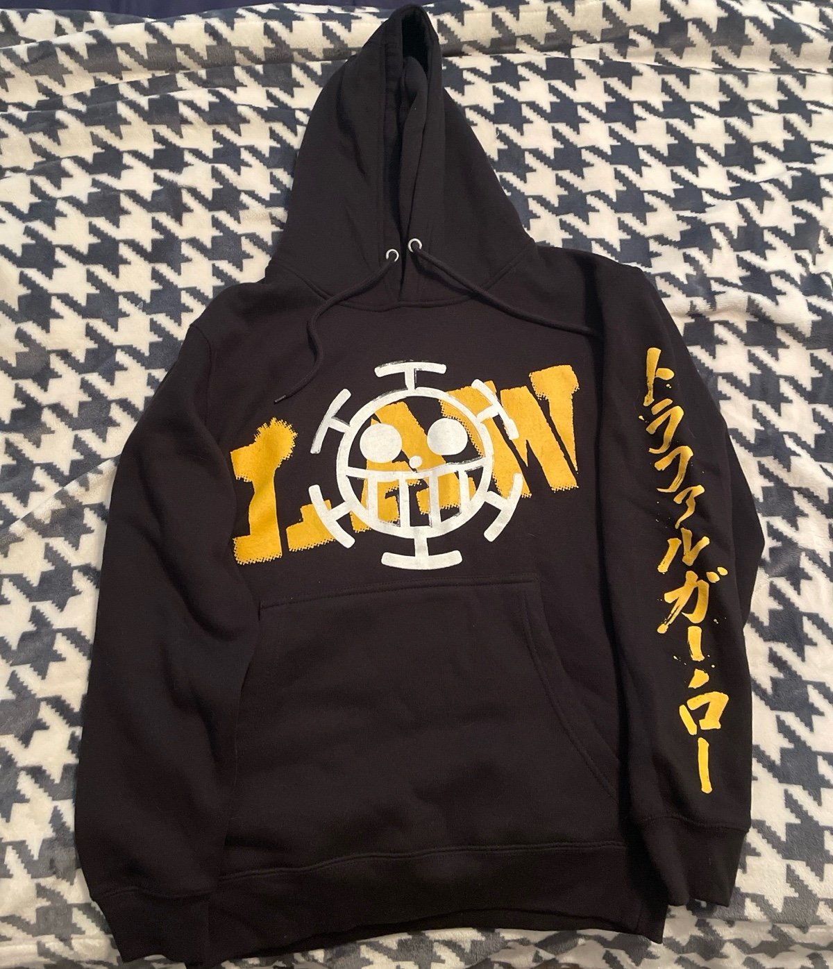 one piece law hoodie (S)