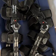 knee braces