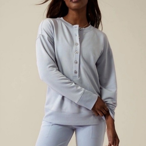 Athleta Balance Henley Pale Blue Star Nirvana Pullover Sweatshirt Plush Cozy