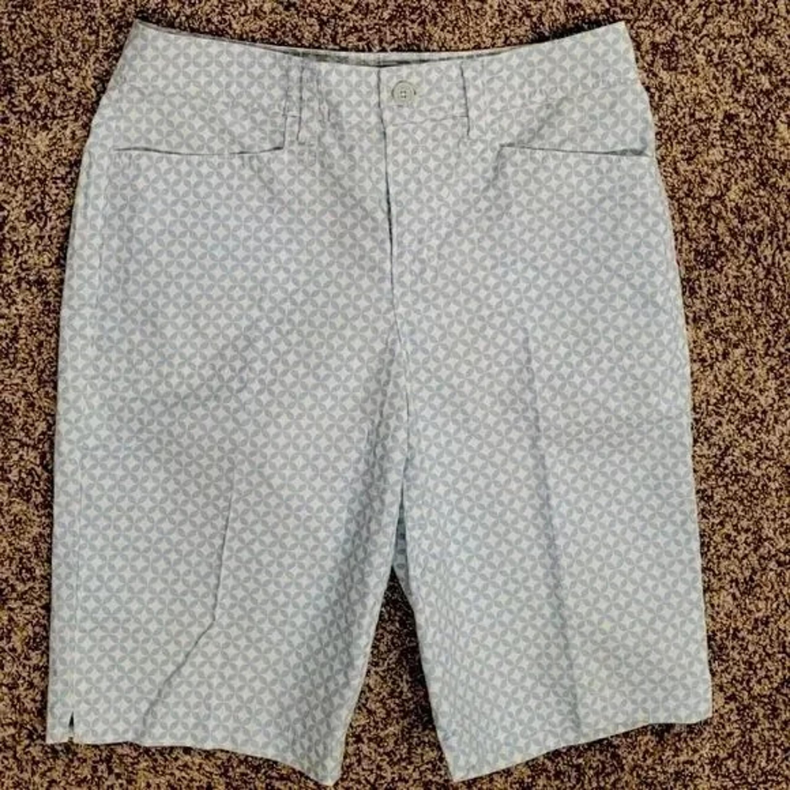 NWOT Womens Sz 8P GLORIA VANDERBILT Blue Stretch Cotton Blend Bermuda Shorts