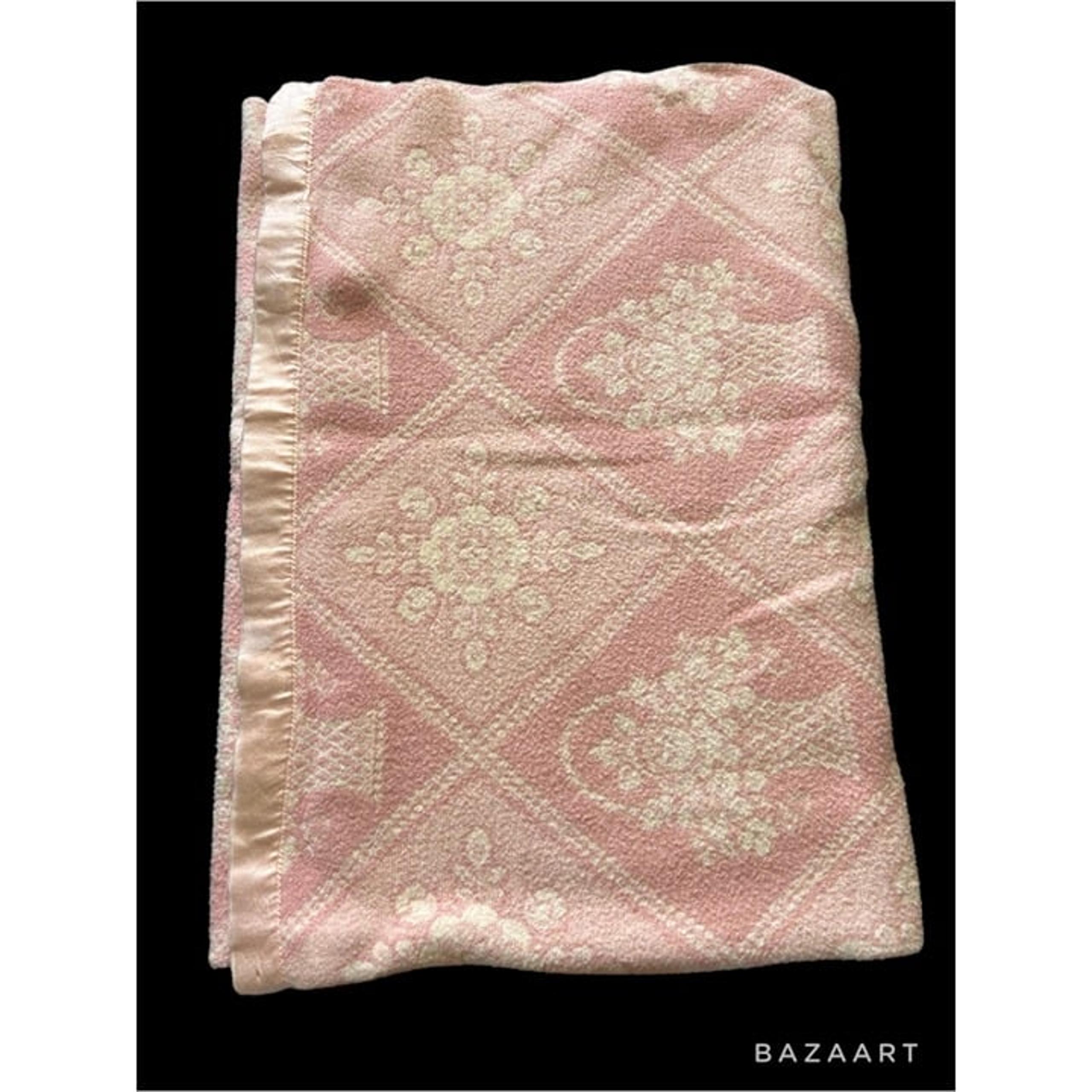 VTG JC Penny Golden Dawn Pink Flower Basket Style Blanket With Satin Trim