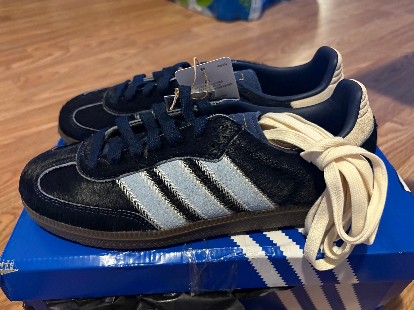 New Adidas sambas OG W cow fur size 8