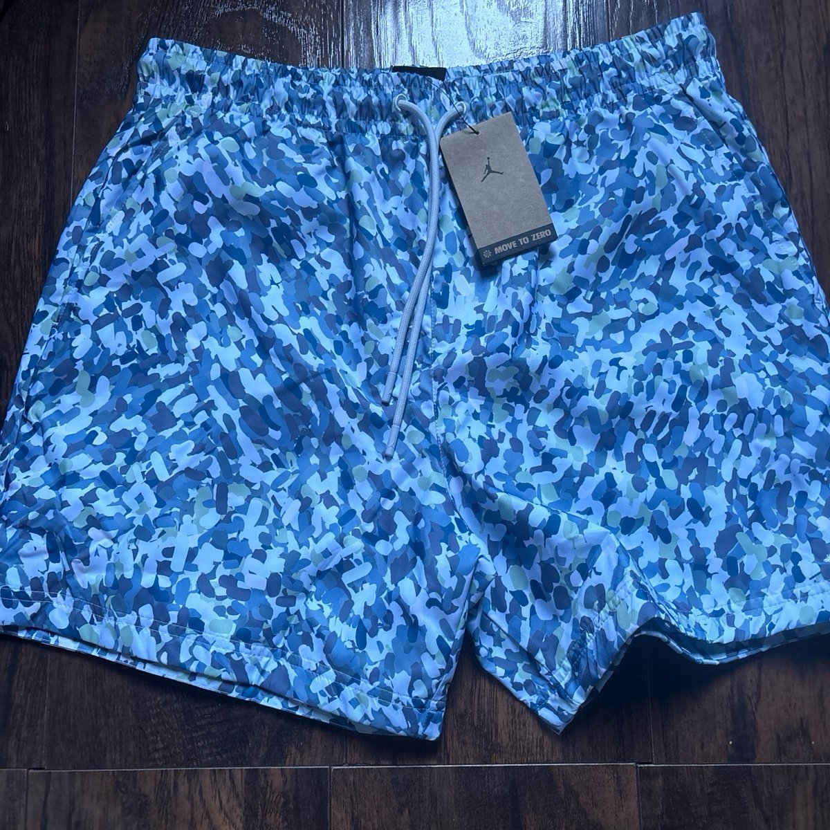 Jordan poolside stander fit shorts men’s size large blue