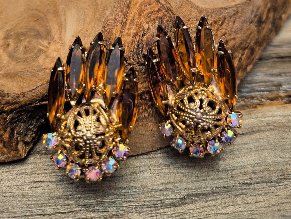 Vintage D&E Juliana Clip On Earrings Book Piece