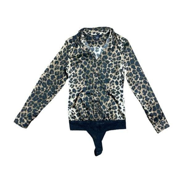 Moda international satin cheetah print body suit