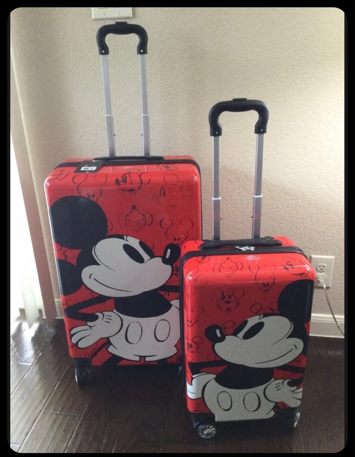 2-NWT FUL DISNEY MICKEY MOUSE SPINNER LUGGAGE SET