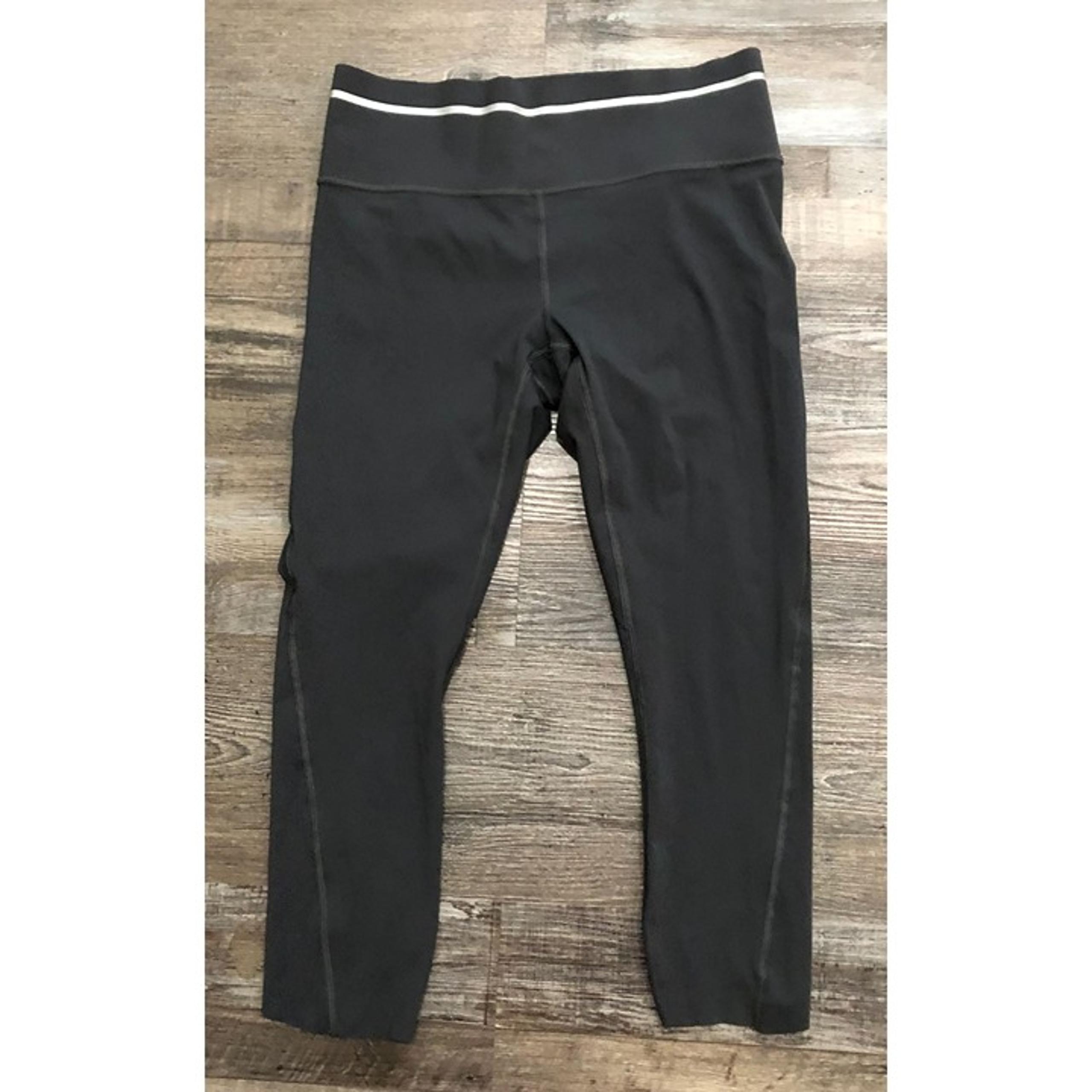 Athleta Womens Medium Charcoal Gray Crop Cropped Athletic Leggings
