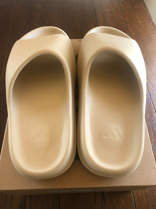 Yeezy Slides bone
