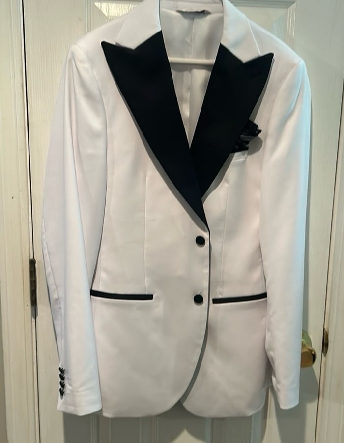 Lineage Tuxedo/Prom Jacket