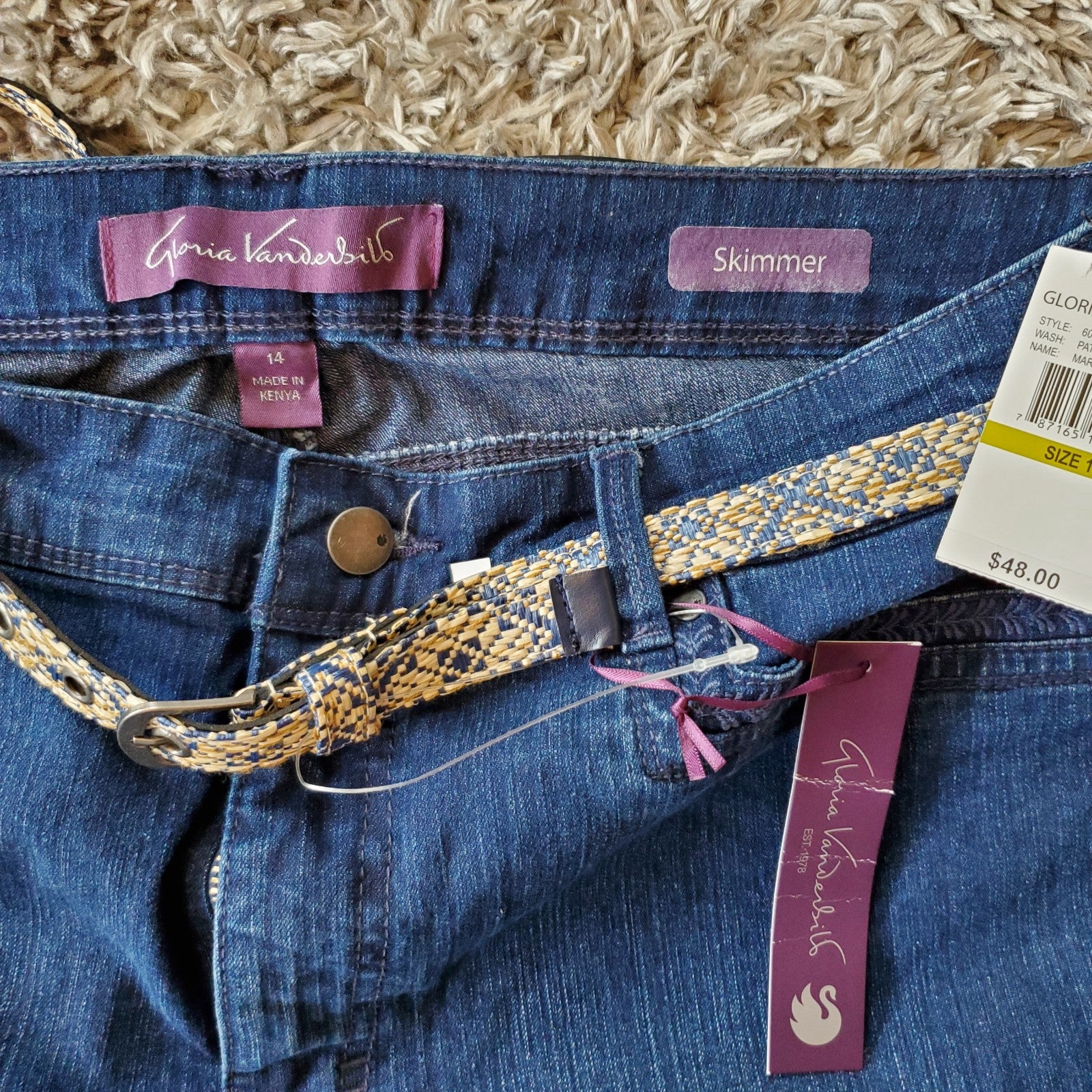 Womens size 14 Stretch Gloria Vanderbilt Marnie Skimmer Capris with Belt New