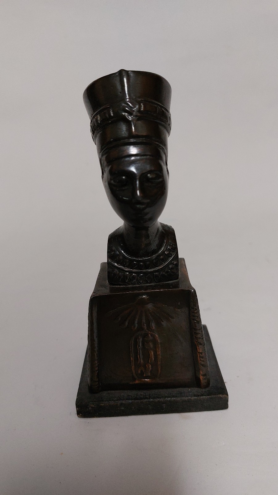 From Travels Around The World QUEEN NEFERTITI EGYPTIAN BUST SCULPTURE