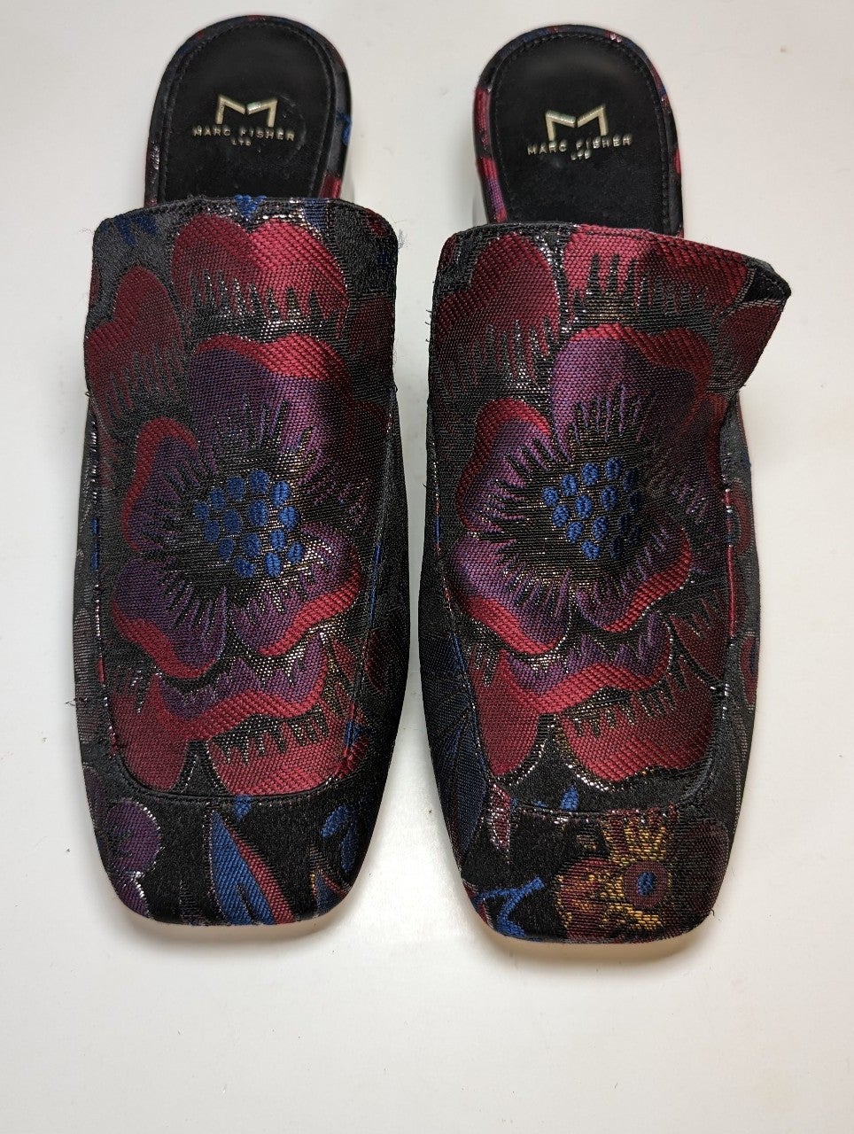 Marc Fisher Slip On Woman's Shoes Size 7.5 Square Toe Heeled Maroon Pattern