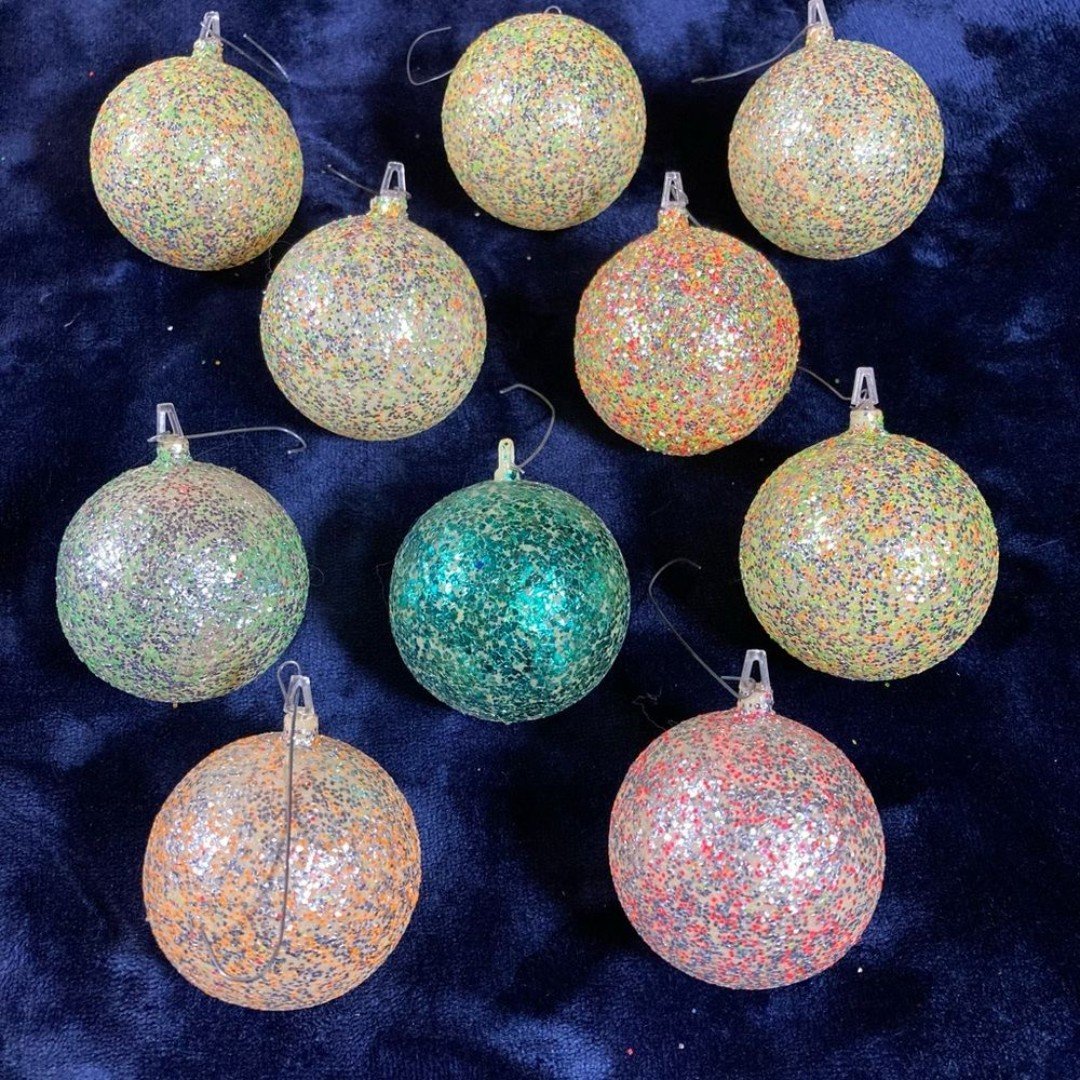 10 1960’s Vintage Christmas Ornaments Plastic/Glitter Balls, Bulbs