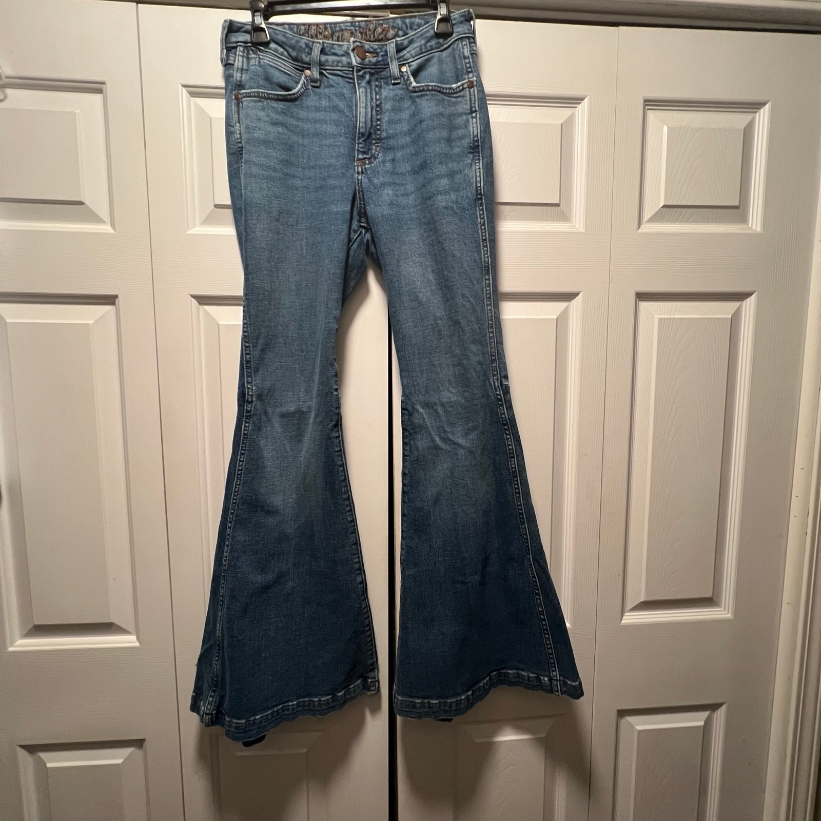 Wrangler Womens Retro Trumpet Flare Jeans 27 x 34 High Rise Bell Bottom jeans