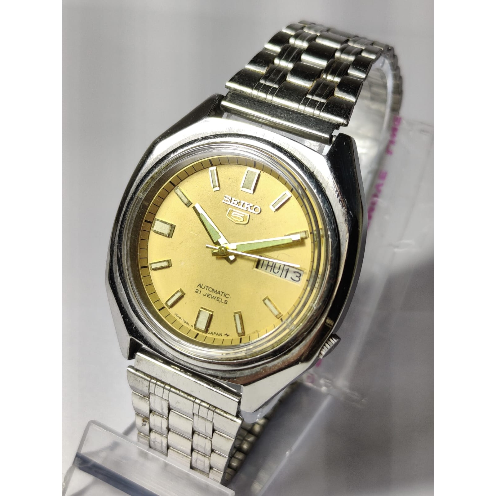 Vintage 1971 Seiko Automatic Mens Silver Watch W/daydate & Gold accents