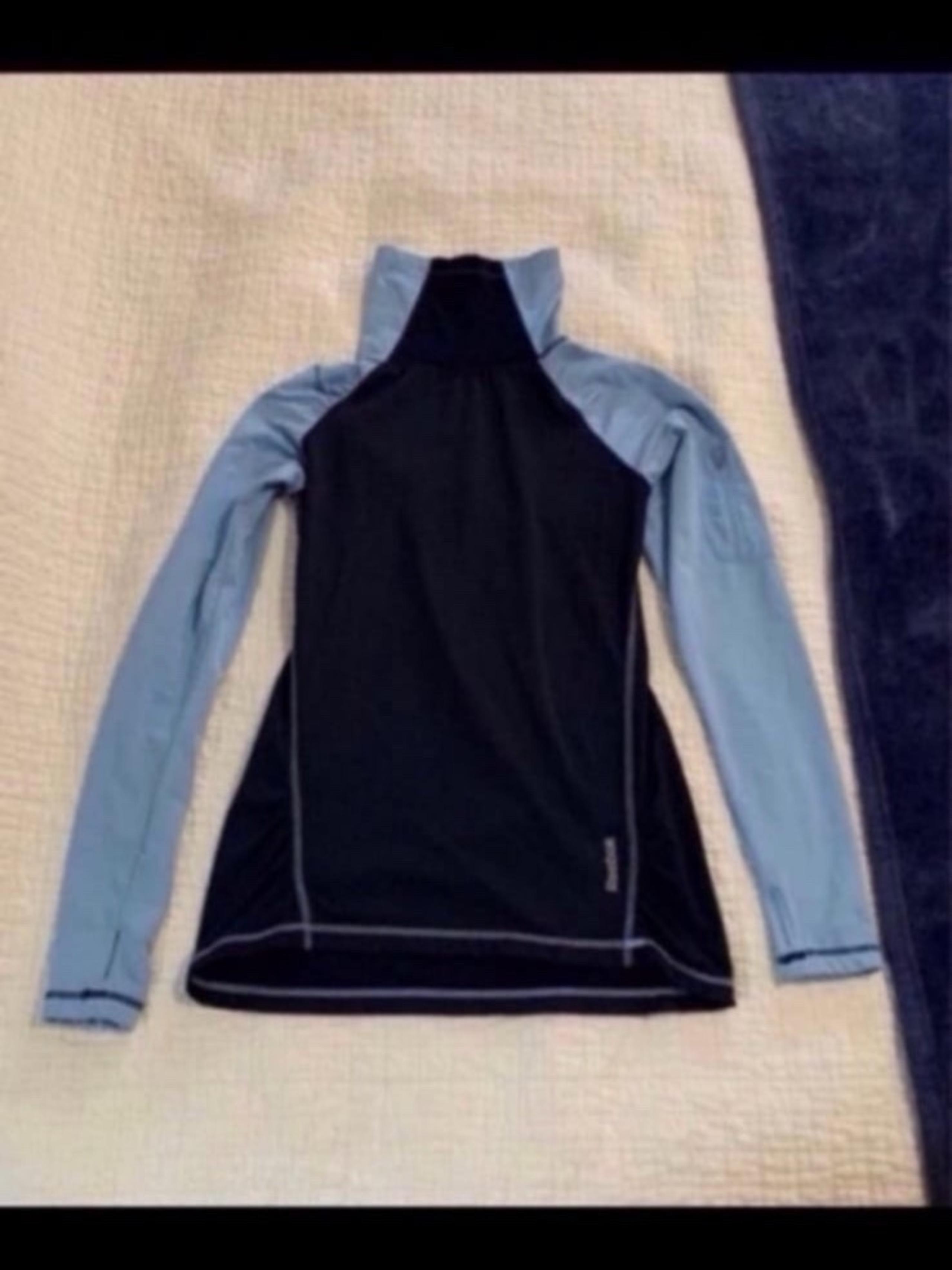 Running Long Sleeve Shirt Size XS - Reebok