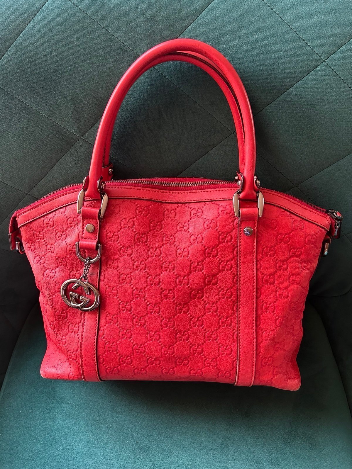 sold‼️‼️‼️‼️Auth Gucci Guccisima Shoulder Bag Silver