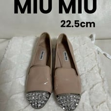 Flat shoes with enamel sequins