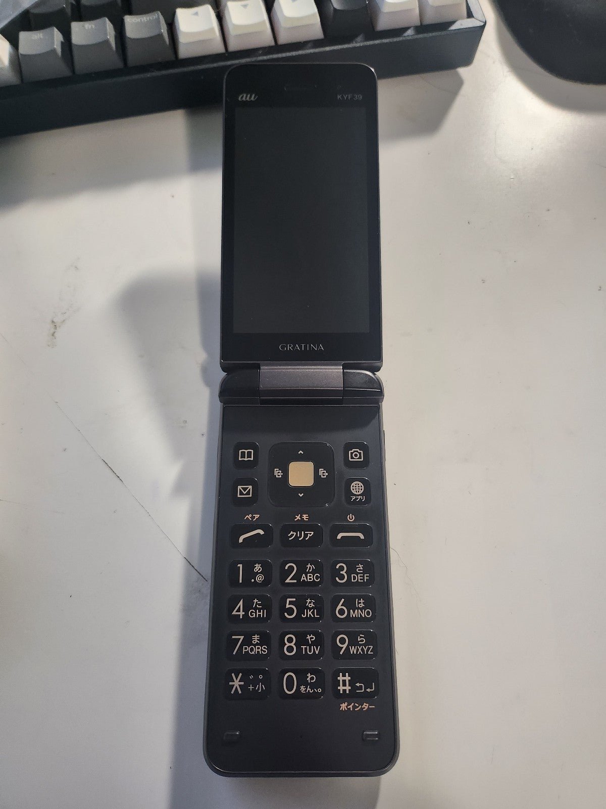Kyocera Gratina KYF39 Japanese Keitai Flip Phone