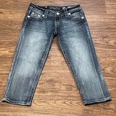 Miss Me Signature Capri Jeans Blue Factory Wash and Whiskering Size 26