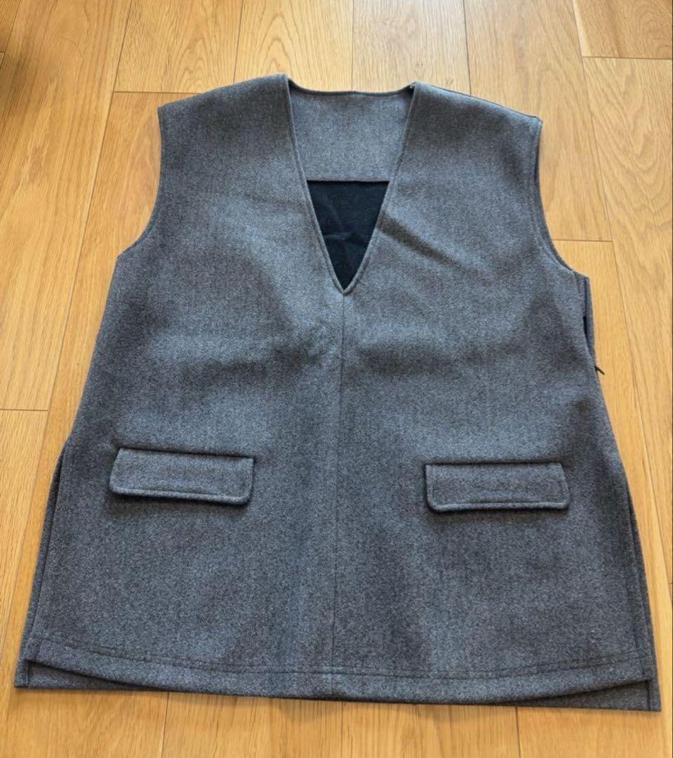 売れ筋がひ新作！ Gypsophila Melton-like vest, gray. トップス