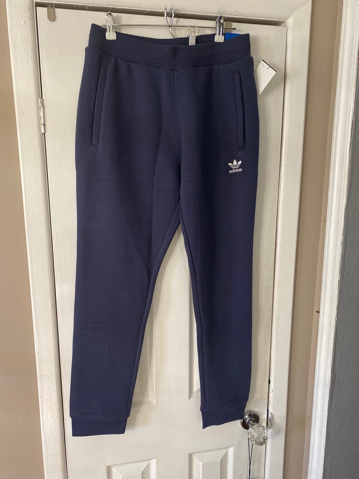 ❌SOLD❌ Adidas Originals Essentials Fleece Trefoil Jogger Pants. Size: Large