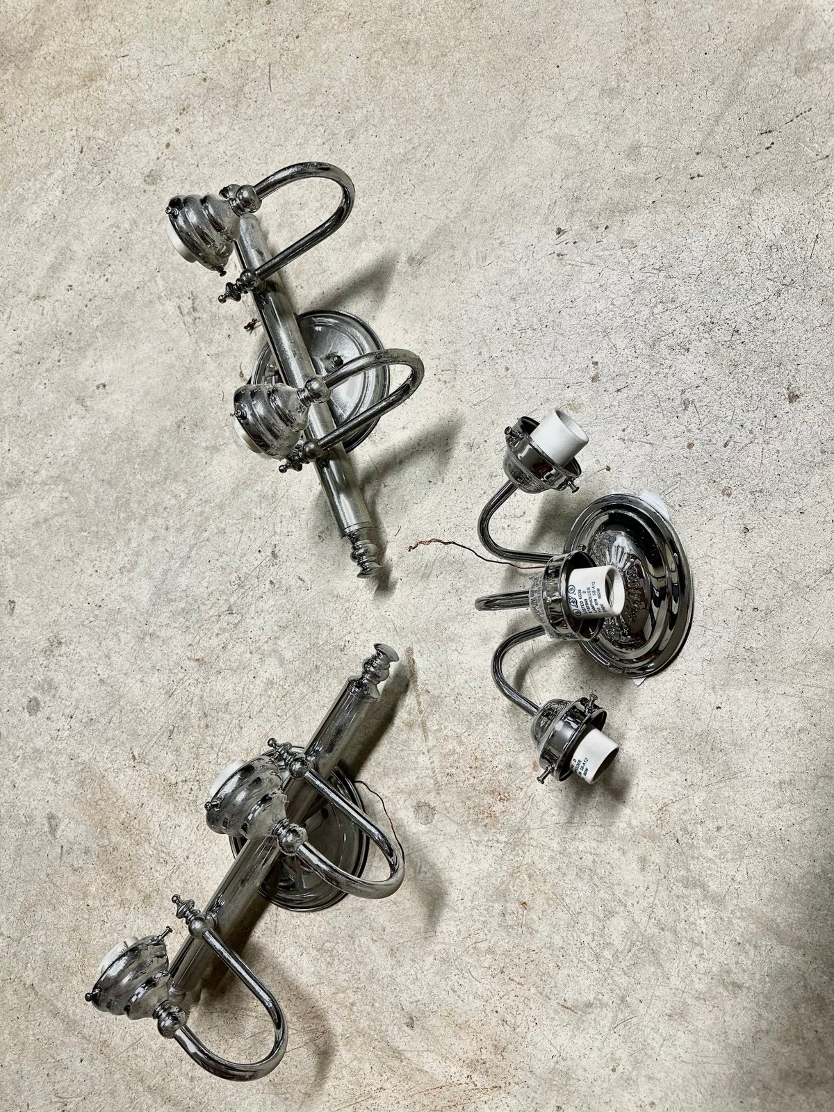 bathroom light fixture