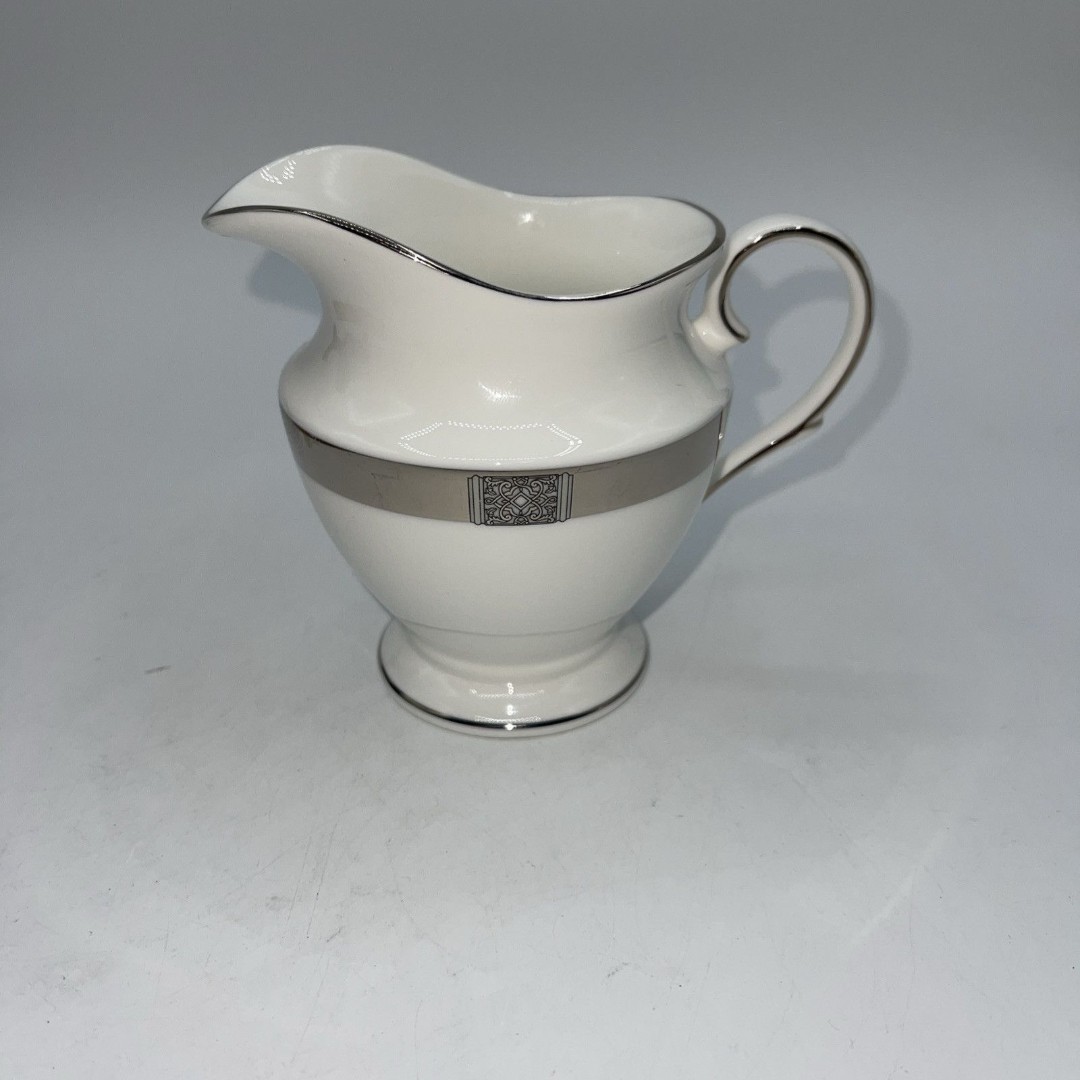 LENOX JEWEL PLATINUM CLASSIC COLLECTION CREAMER MILK JUG BONE CHINA 4”
