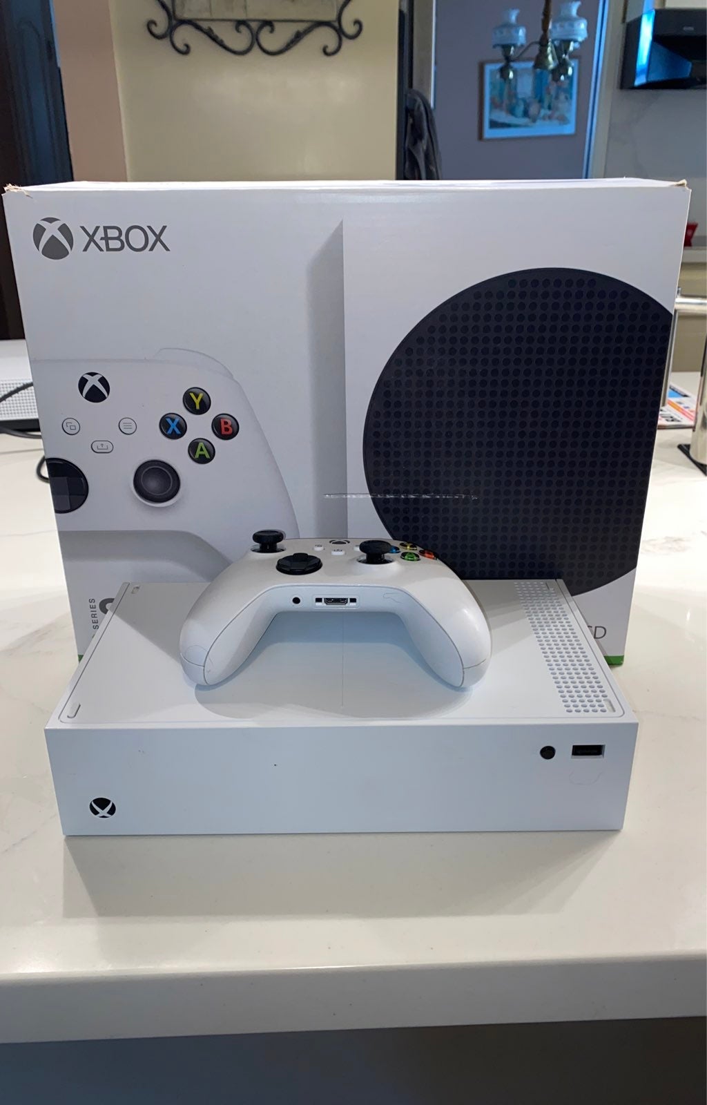 Xbox S with controller. 512GB SSD