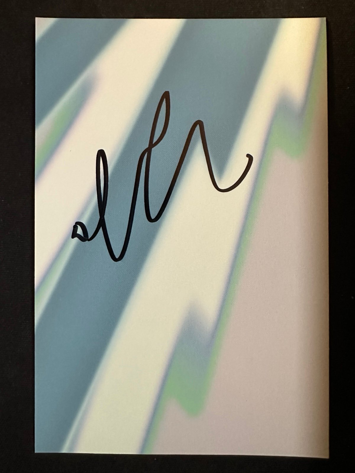 LE SSERAFIM YUNJIN CRAZY SIGNED POSTCARD