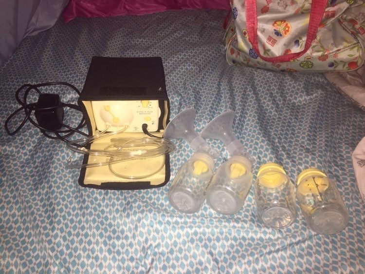 Medela breast pump bundle