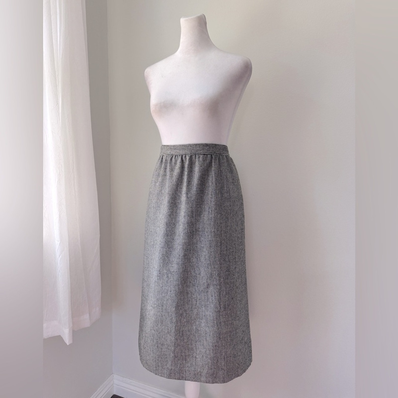Vintage ‘80s Jonathan Logan Black & White Wool Blend Textured A-Line Midi Skirt
