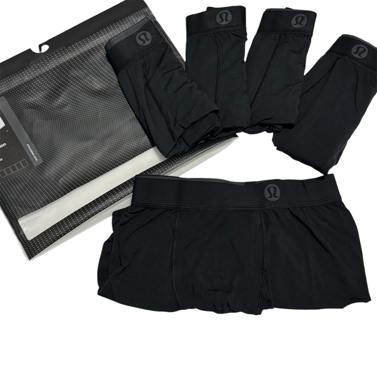 NEW - Lululemon 5” AIM boxers in Size Small