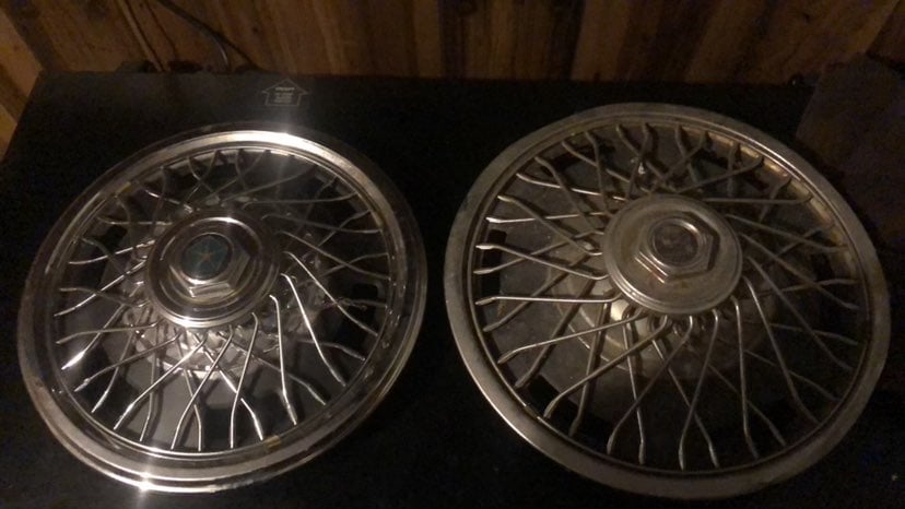Vintage Car rims/hubcaps 1960-1980s Ford,Chevy,Pontiac,T-Bird etc