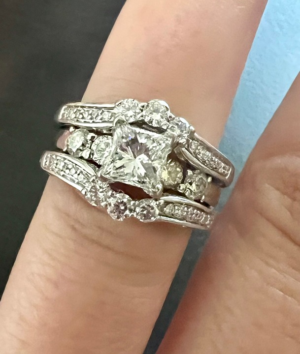 14K White Gold Diamond Ring