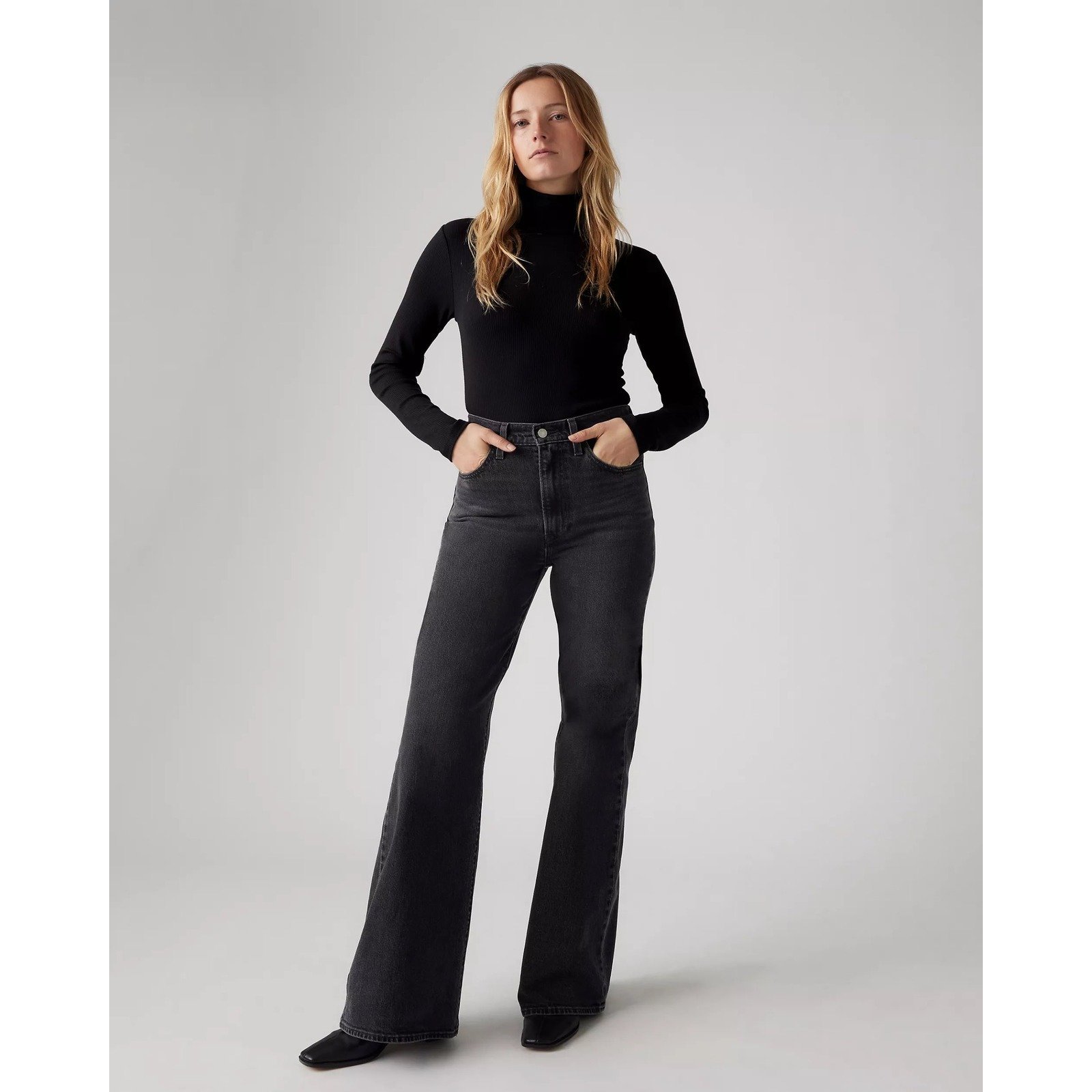 Women's Levi's Ribcage Bell Flare Jeans in Black Size 26