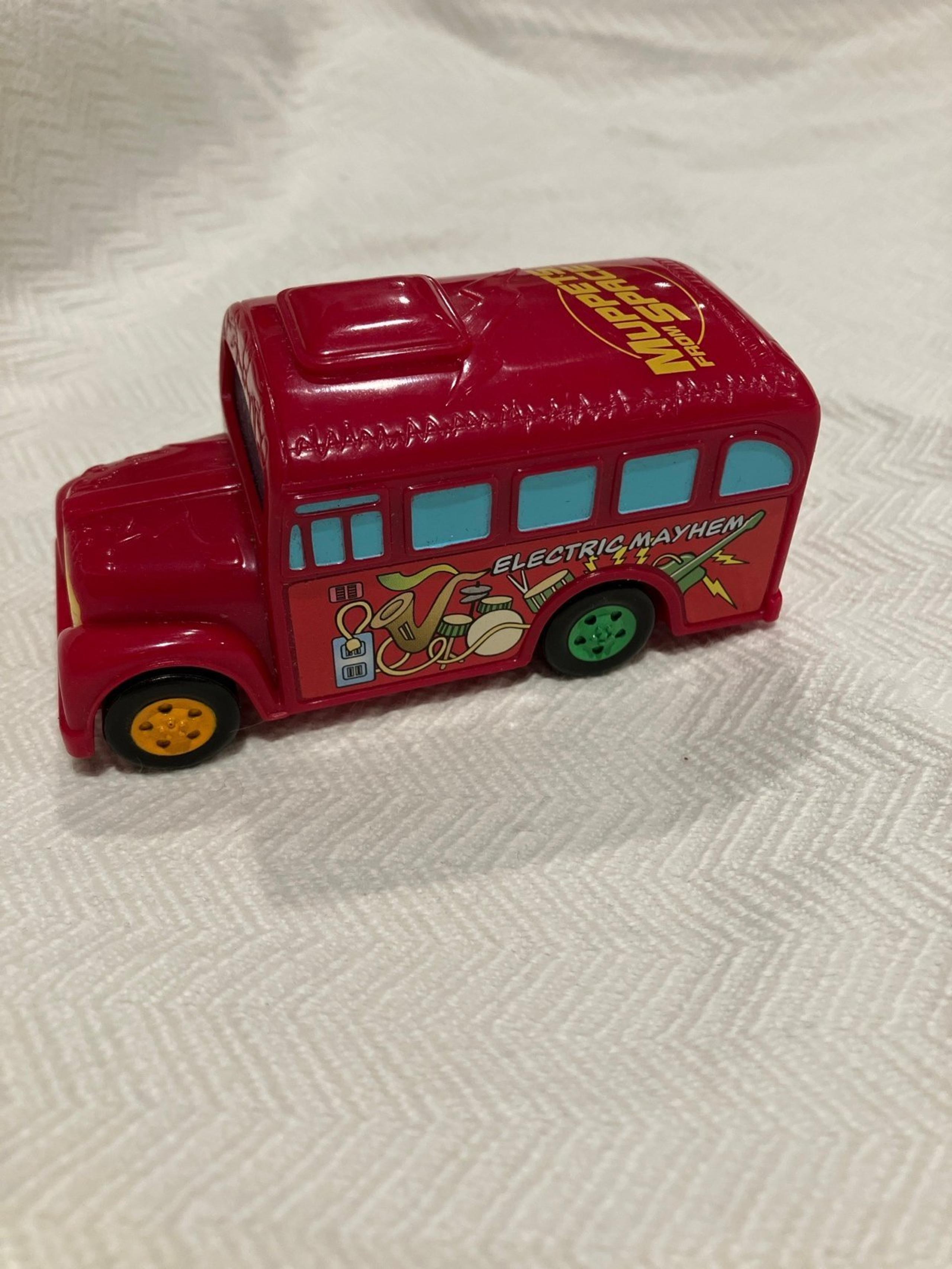 Wendy’s Muppets From Space Red Electric Mayhem Viewer Bus 3 1/2 Inch From 1999